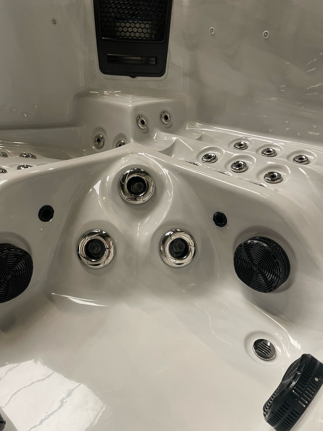 IDEALe Spas PRESTIGE DALLAS  220x220x86cm 95jets 3pompen