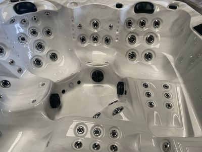 IDEALe Spas PRESTIGE LAS VEGAS LE POWER 200x200x90cm 72jets 4pompen IDEALe Spas PRESTIGE LAS VEGAS LE POWER 200x200x90cm 72jets 4pompen