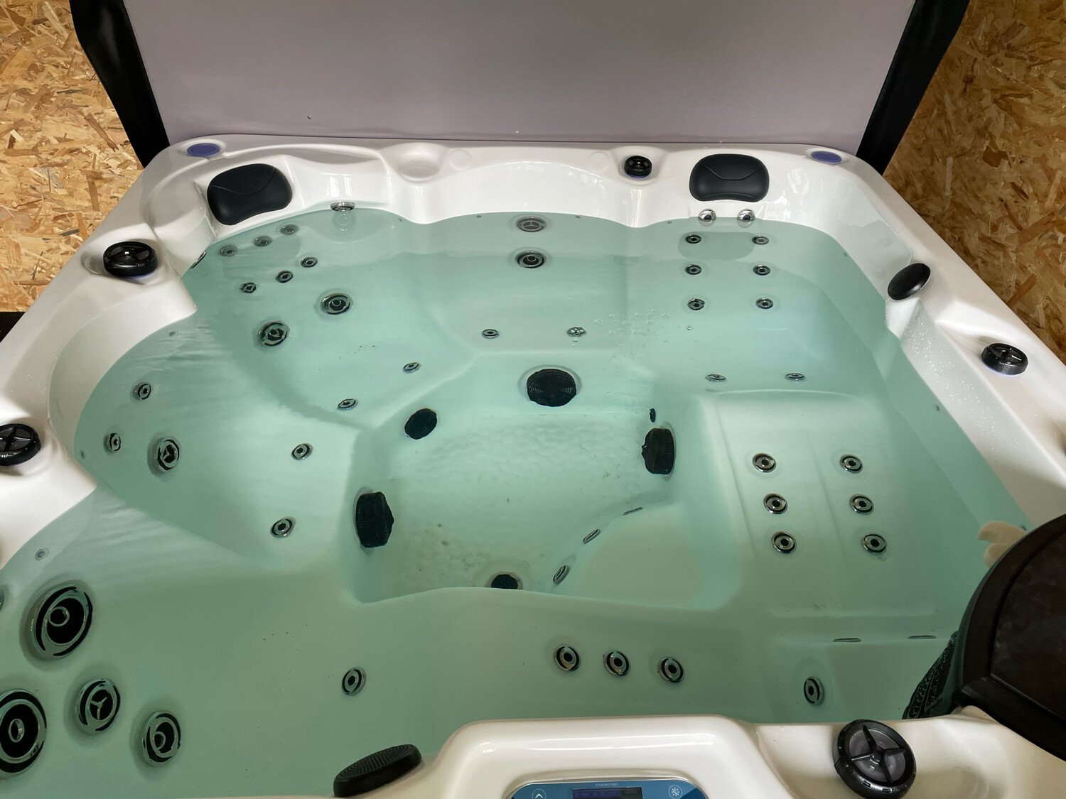 IDEALe SPAS PROMOTIE MODEL WHITE 200x200cm 3 pompen 56jets