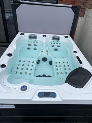 IDEALe SPAS  BARCELONA PROMOTIE SPA 78cm hoog 70jets 3 pompen
