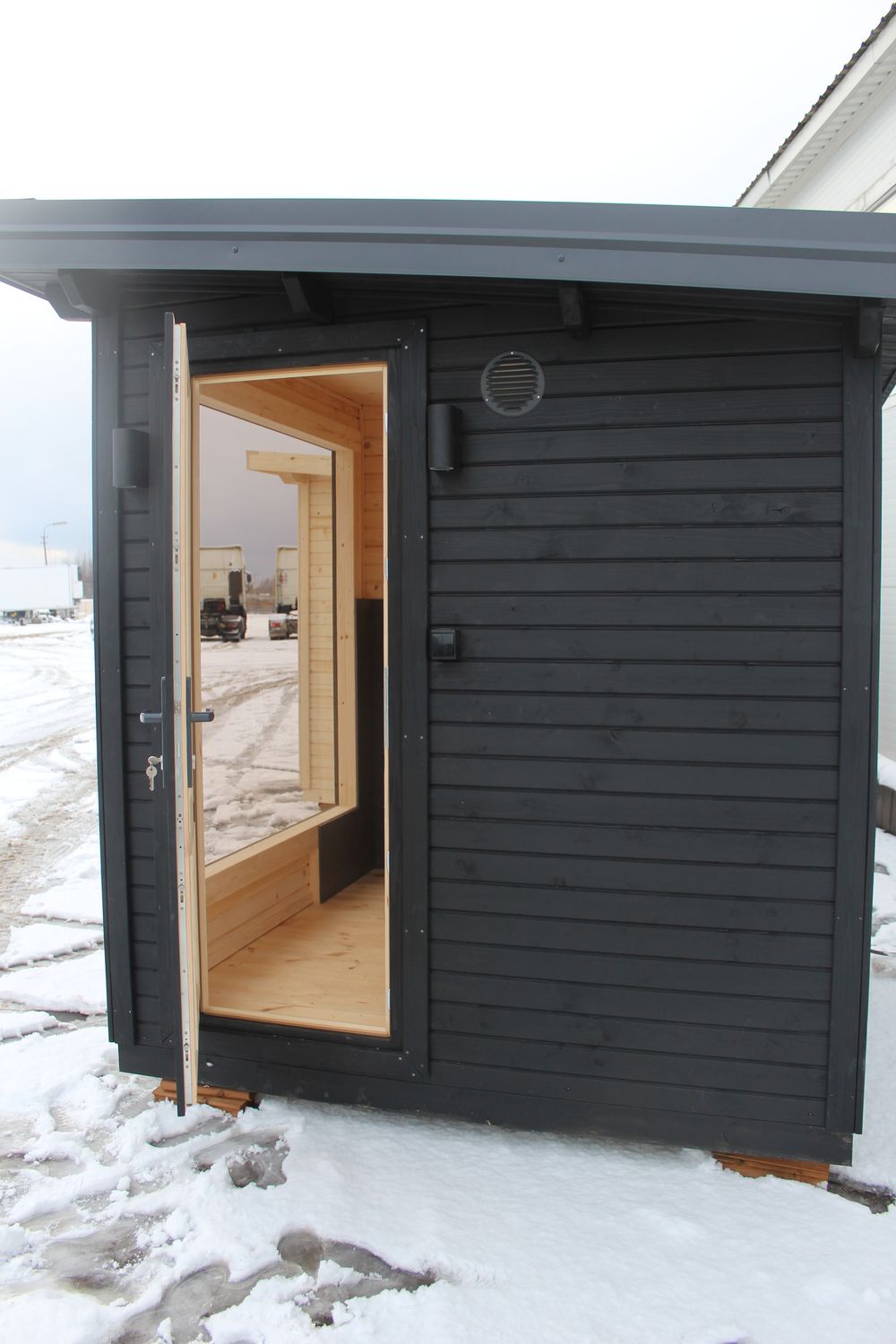 COMFY Sauna Outdoor Infrarood + kleedkamer