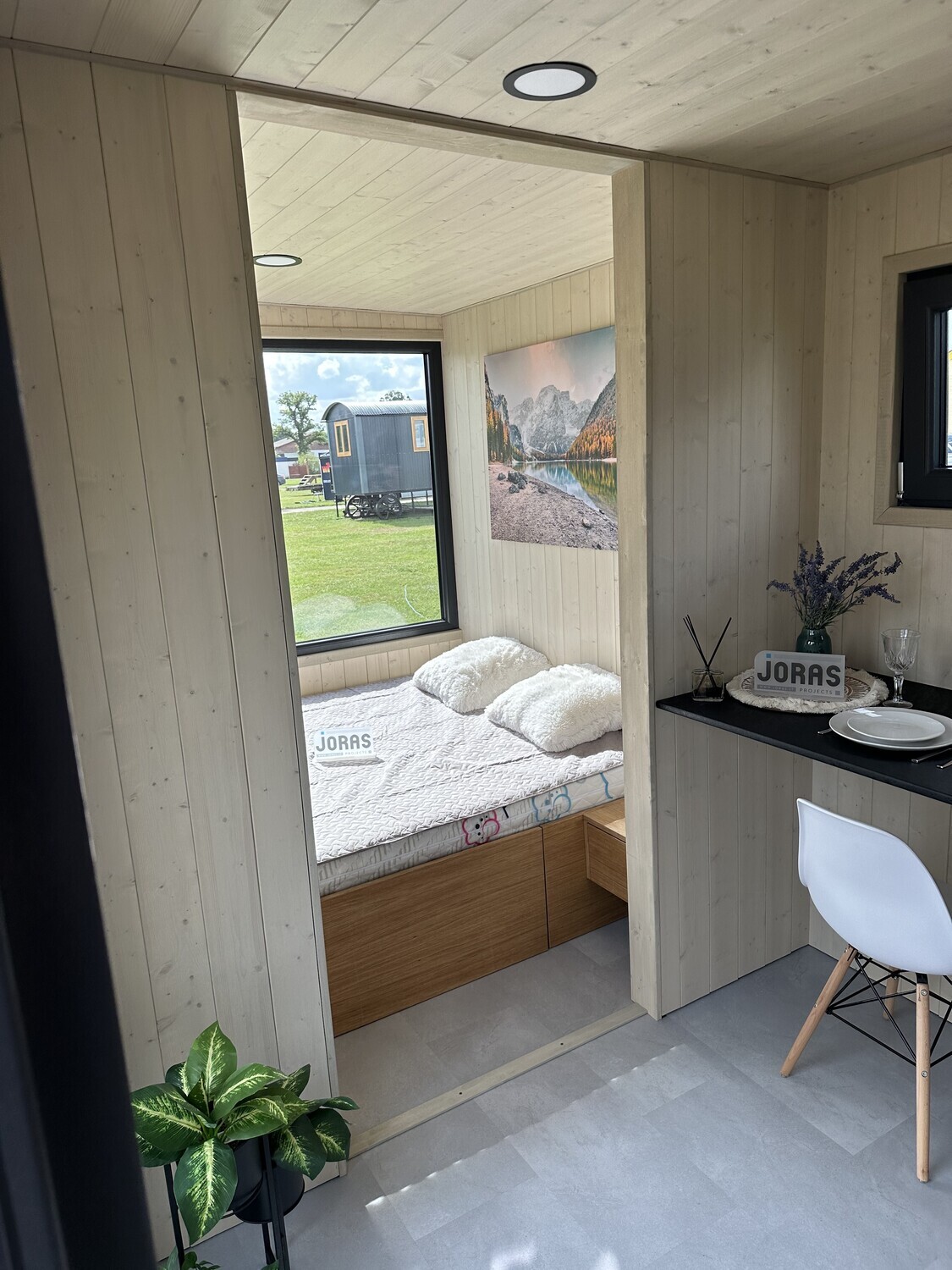 TINY HOUSE Outdoor Prefab Huis klein huis H=255cm B=240cm L=600cm TINY HOUSE Outdoor Prefab Huis klein huis Slaapkamer