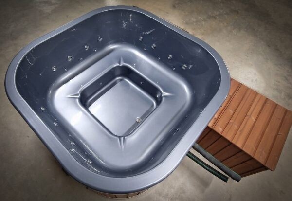 Hot tub SQUARE IN Outdoor 220x220cm 7/8 personen Hout gestookte inbouwkachel