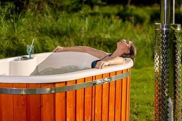 Hottub DUET Hot Tub Outdoor 190cm x 120cm Hout gestookt Hottub DUET Hot Tub Outdoor 190cm x 120cm Hout gestookt