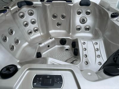 IDEALe Spas STAR PRIDE60 POWER+ 200x200x90 56jets 3pompen IDEALe Spas STAR PRIDE60 POWER+ 200x200x90 56jets 3pompen