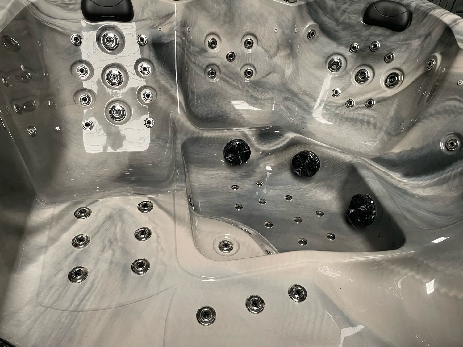 IDEALe Spas PRESTIGE MONTE CARLO 200x200x83cm 72jets 4 pompen