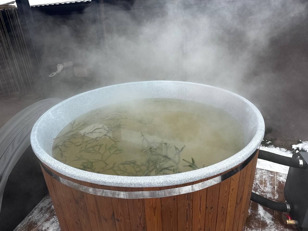 Hot tub ROUND EX XL ø225cm 7/8 personen met houtkachel Hot tub ROUND EX XL ø225cm 7/8 personen met houtkachel