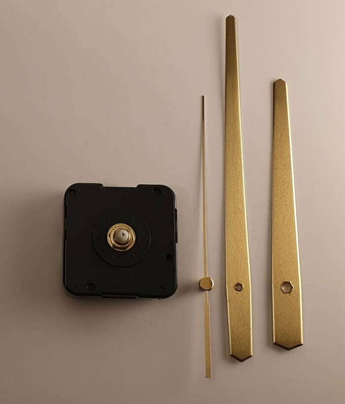 Kriechendes / Schleichendes Quarzuhrwerk - kurze Welle incl. Zeigersatz Balkenform goldfarben - 145 mm