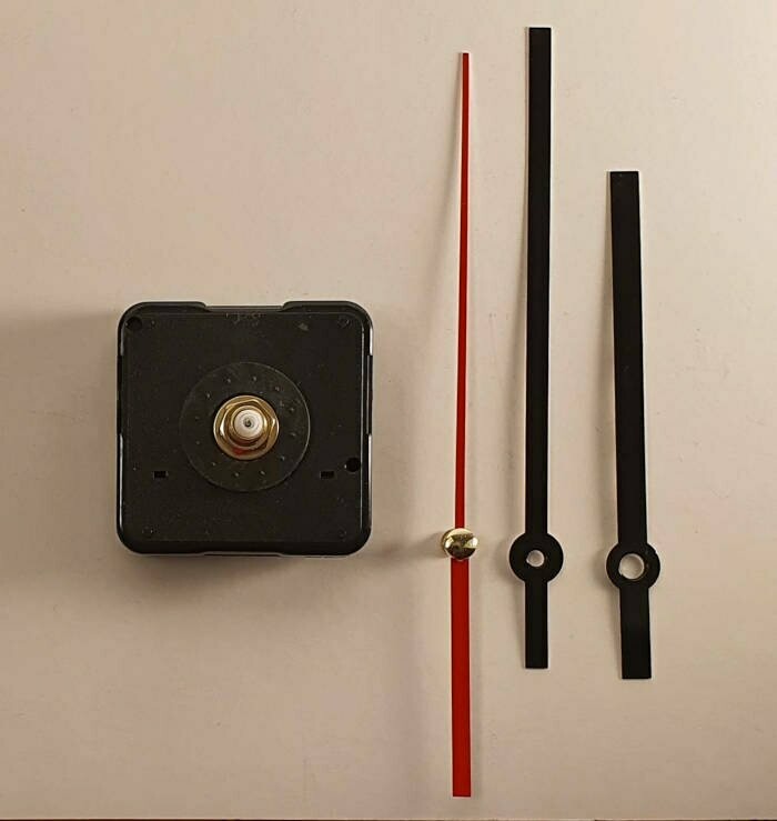 Kriechendes / Schleichendes Quarzuhrwerk - lange Welle
incl. Zeigersatz Balkenform schwarz - 120 mm