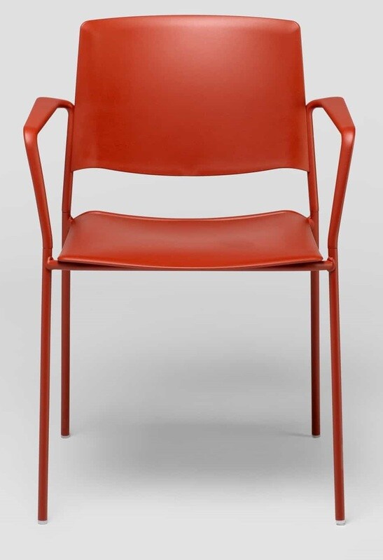 Silla Ema 4L de Enea con brazos.