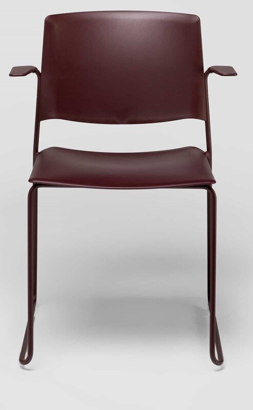 Silla Ema Patín de Enea con respaldo abierto y brazos.