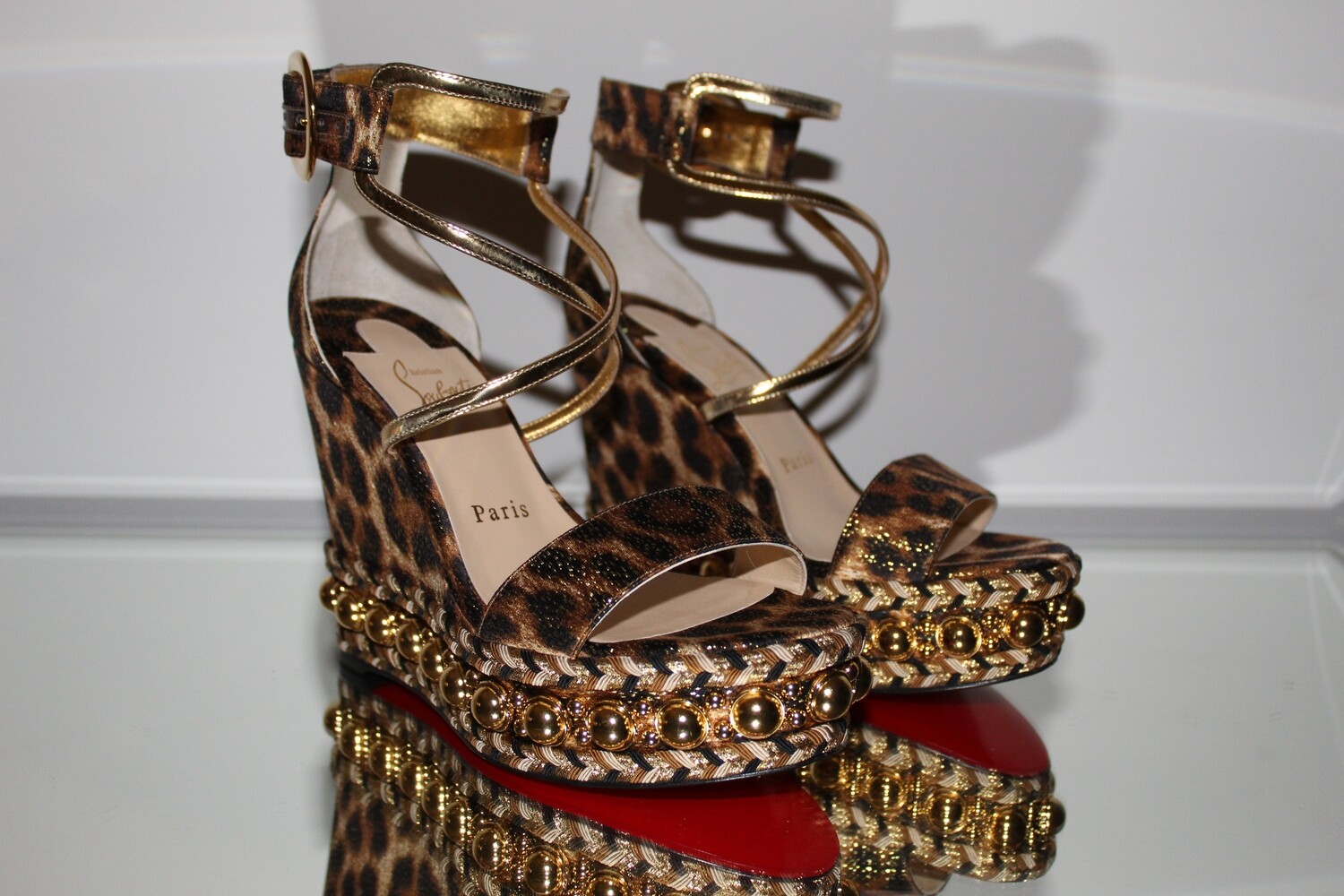 chocazeppa studded wedge