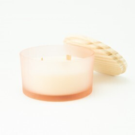 Luxe Geurkaars Laag Frosted Blush Met Houten Deksel – Small