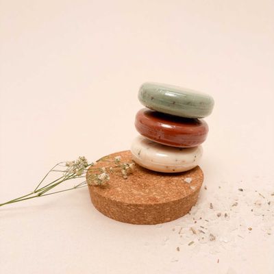 Zeep rond set/6 scrub | 50 gr | Cotton Parfum I wit, eucalyptus of terra gespikkeld