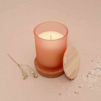 Geurkaarsje Met Houten Deksel Groot - Frosted Blush