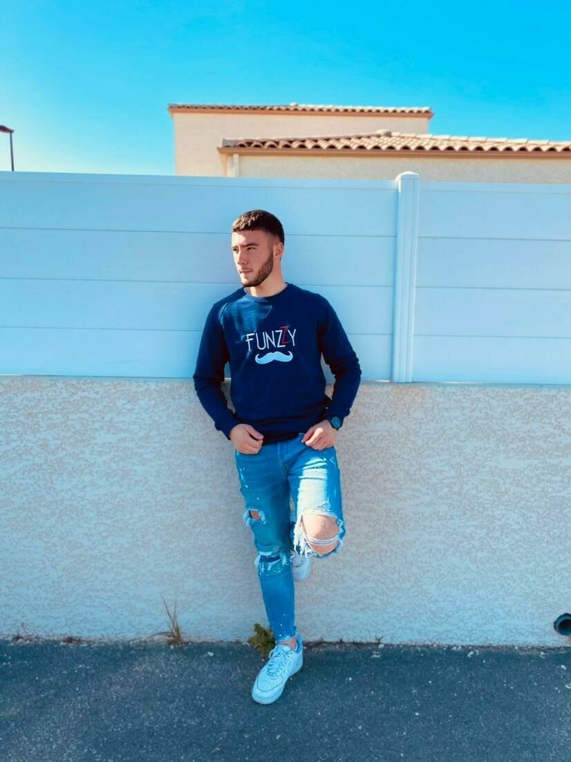 Sweat bleu