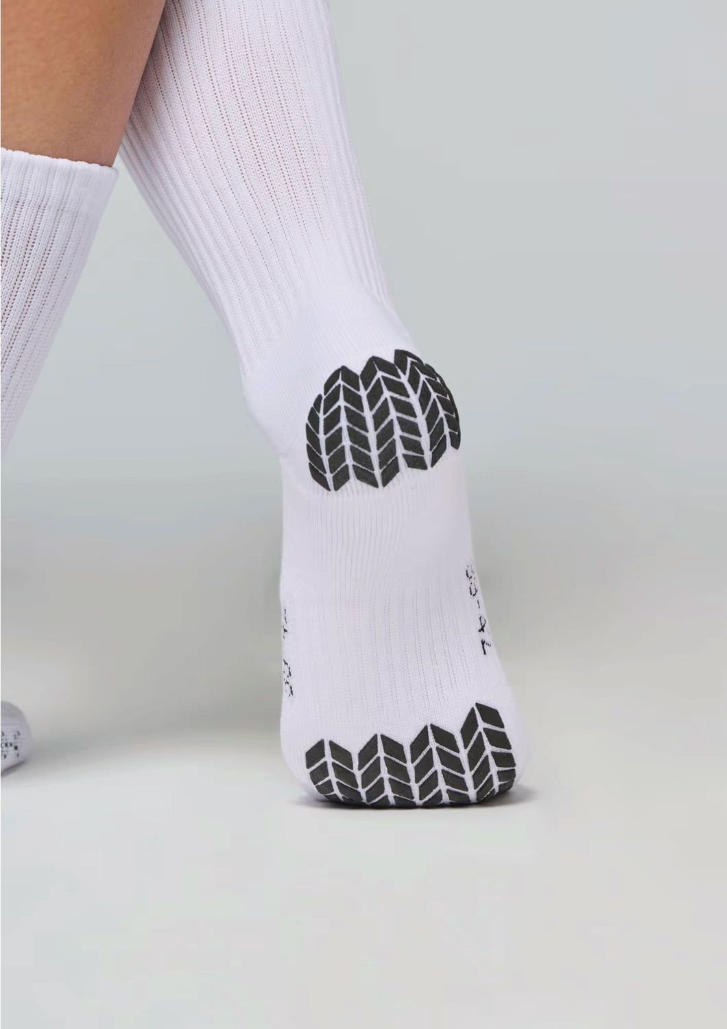 Chaussettes avec grip personnalisées avec broderie Chaussettes avec grip personnalisées avec broderie