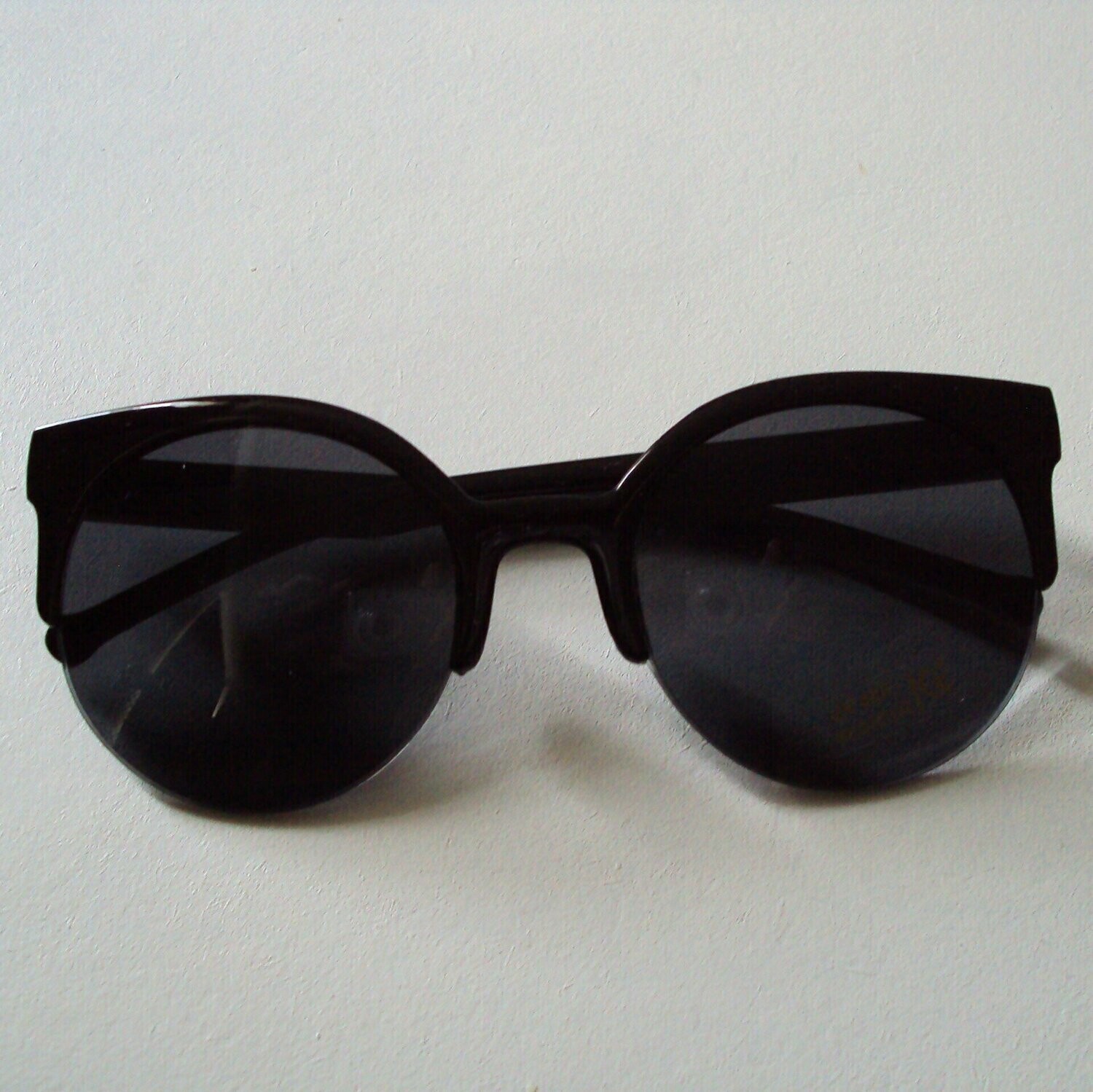 Lunettes de soleil look rétro, modèle Cat eye, couleur noire, UV 400, neuves