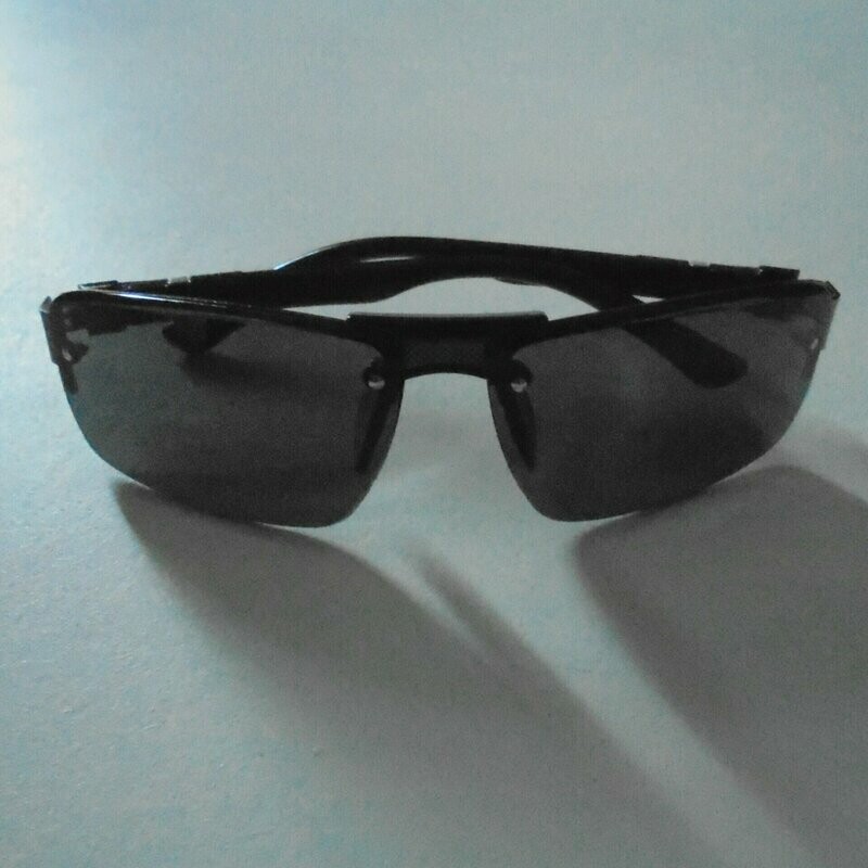 Lunettes de soleil look sportwear, couleur noire, UV 400, neuves