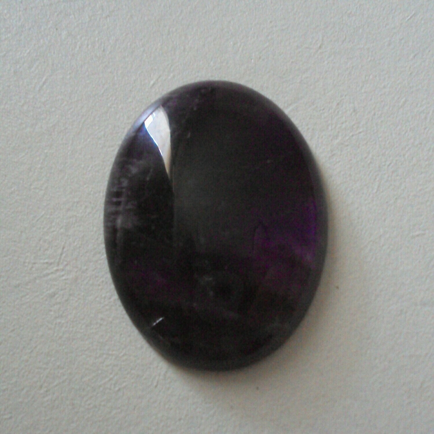 Presse papier ou figurine déco, handmade, en pierre fine naturelle  améthyste, motif cabochon, neuf