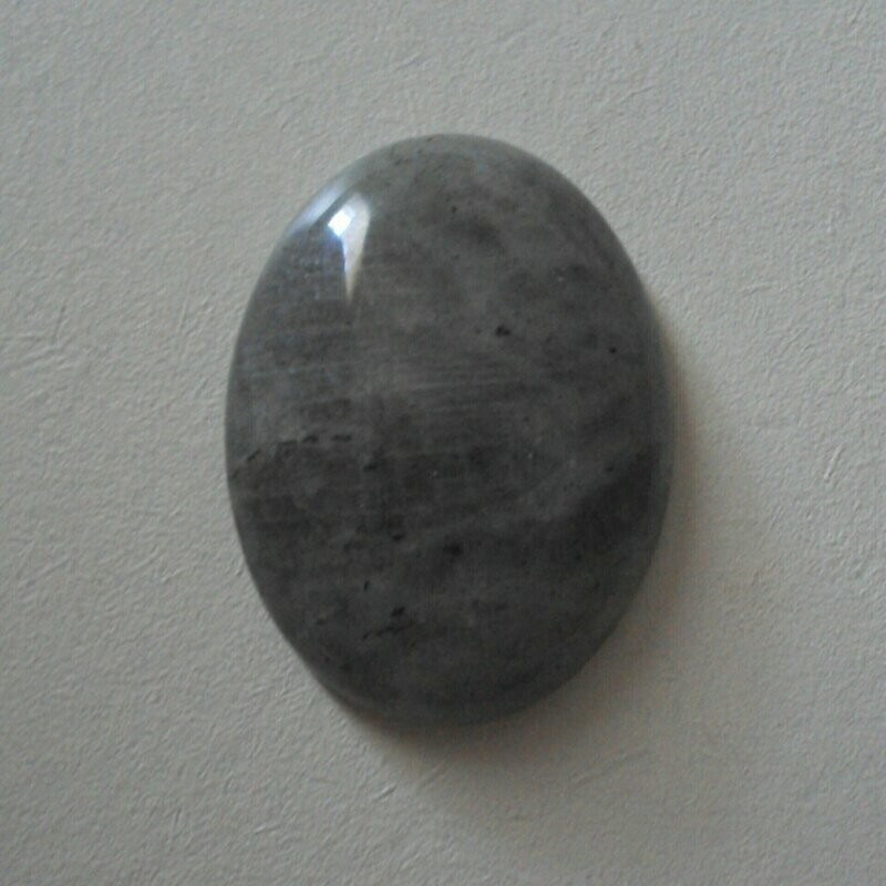 Presse papier ou figurine déco, handmade, en pierre fine naturelle labradorite, motif cabochon, neuf