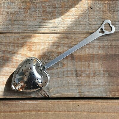 Cuillère infusette pour  thé ou infusion en acier inox, motif coeur, neuf