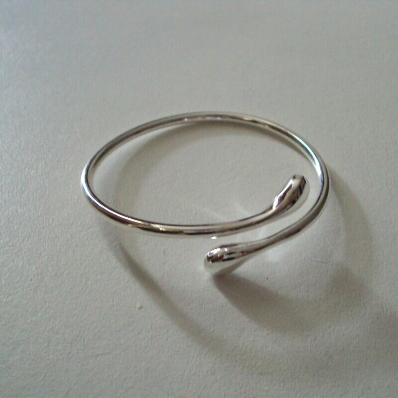 Bracelet modèle jonc, plaqué argent sterling 925, neuf Bracelet modèle jonc, plaqué argent sterling 925, neuf