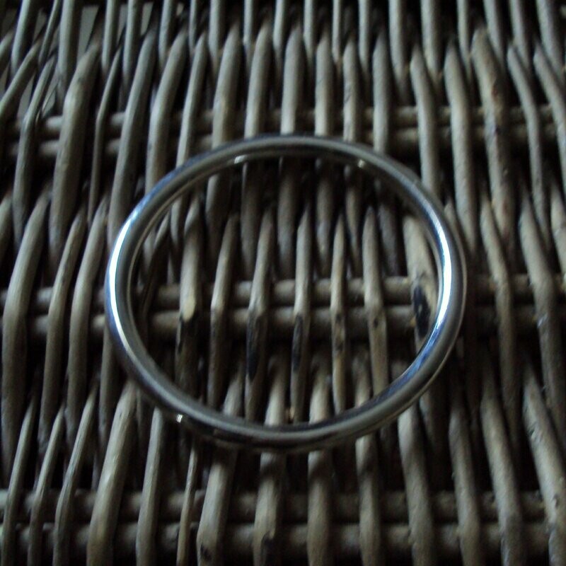 Bracelet  modèle anneau, en alliage métaux, plaqué argent sterling 925 rhodié,  diamètre : 6,5  cm, neuf