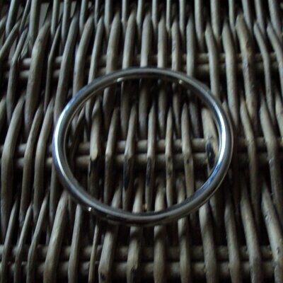 Bracelet  modèle anneau, en alliage métaux, plaqué argent sterling 925 rhodié,  diamètre : 6,5  cm, neuf