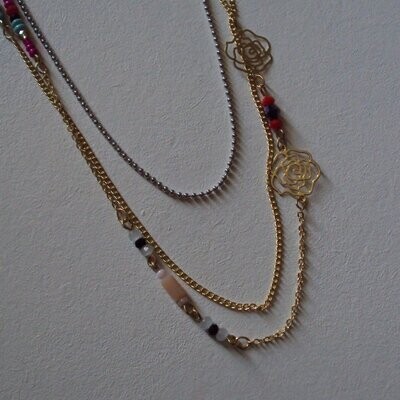 Collier sautoir bohème chic, perles multi-couleurs,  3 chaînes, longueur : 91 cm, neuf