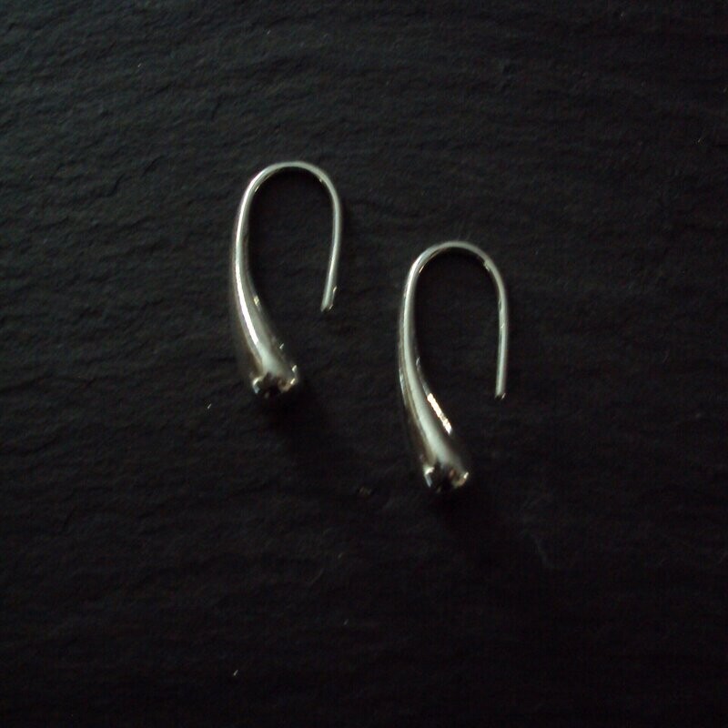 Boucles d'oreilles motif 'goutte' , en laiton argent finition argent sterling 925 rhodié, neuves