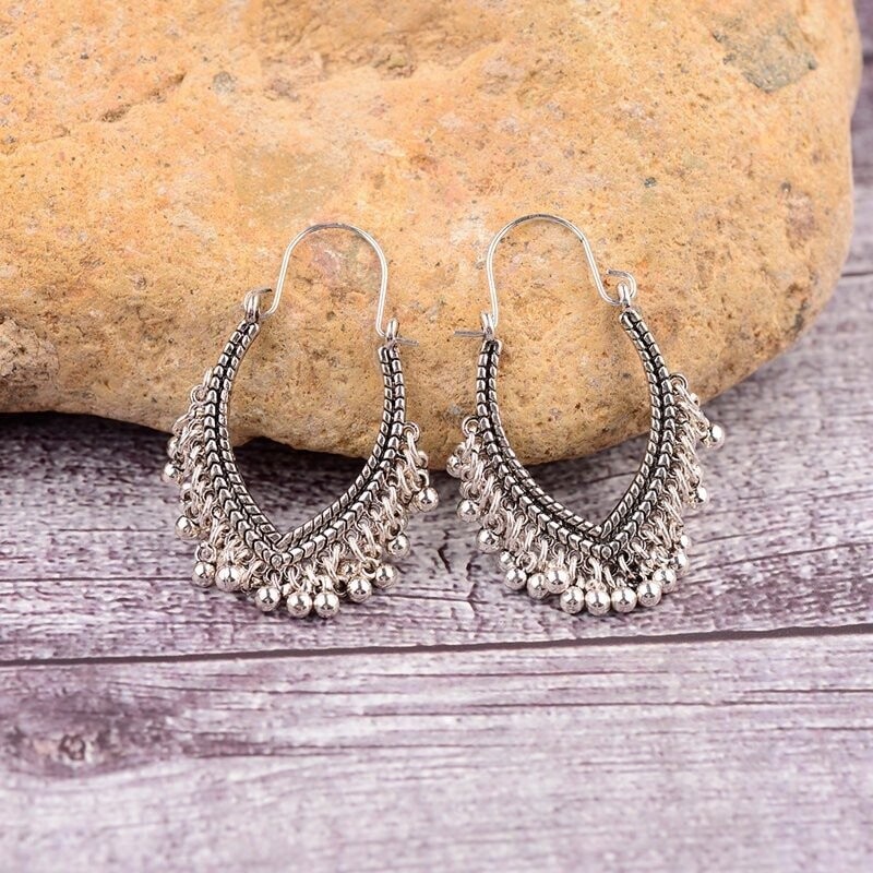 Boucles d'oreilles look retro hippie Inde, motif stylisé en métal argent, neuves  - ? livraison gratuite -