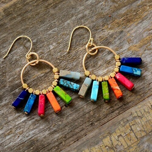 Boucles d'oreilles anneau en cuivre et perles breloques en jaspes, thème des 7 chakras, neuves  - ? livraison gratuite -