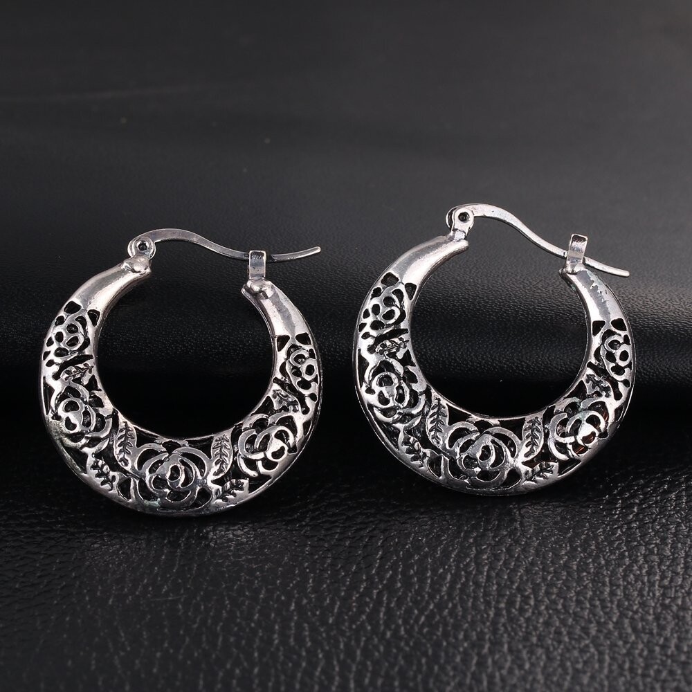 Boucles d'oreilles modèle anneau, motif rose, métal argent alliage de zinc, neuves