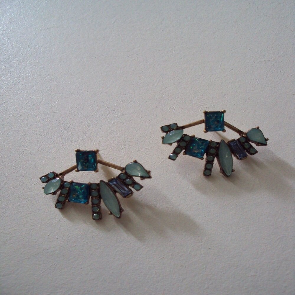 Boucles d'oreilles design créateur,  en cristal fantaisie  couleur bleu, motif végétal stylisé, support en cuivre, neuves  - ? livraison gratuite -