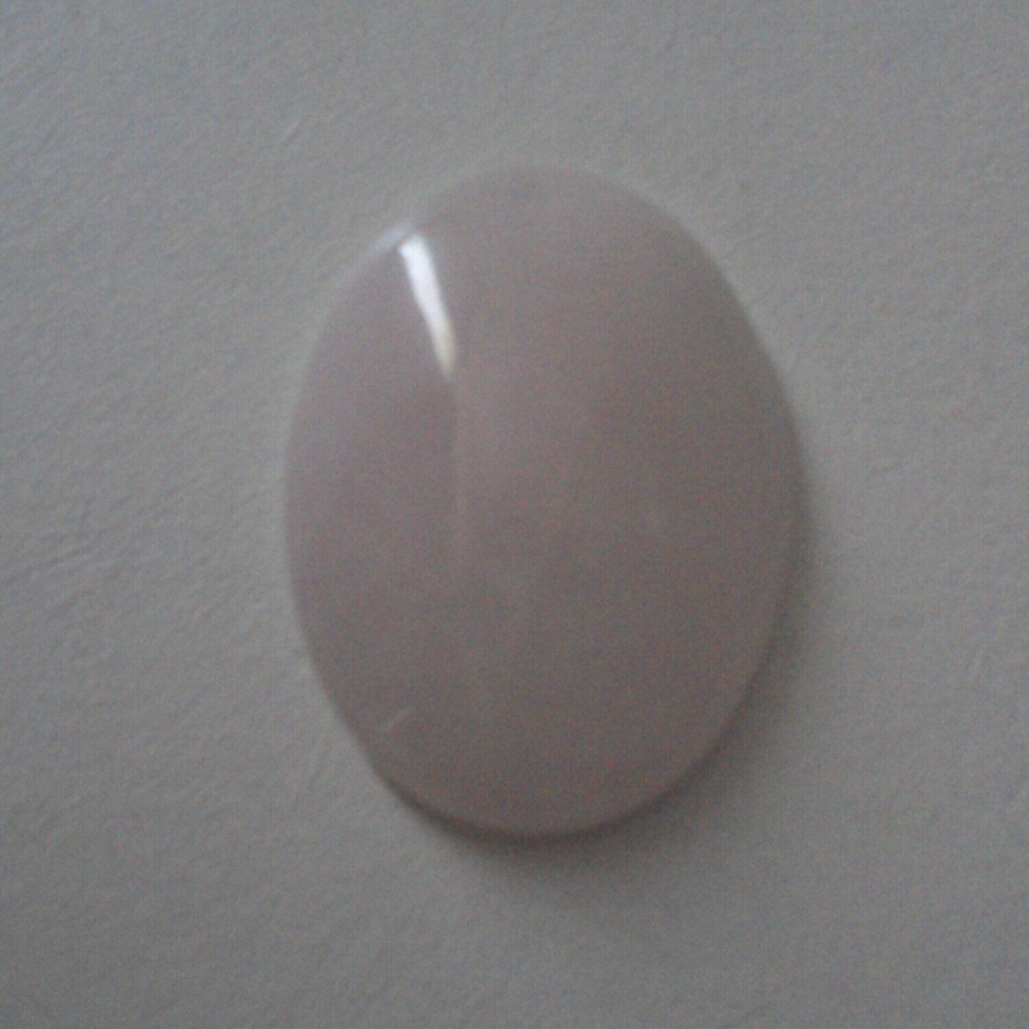 Presse papier ou figurine déco, handmade, en pierre fine naturelle  quartz rose, motif cabochon, neuf