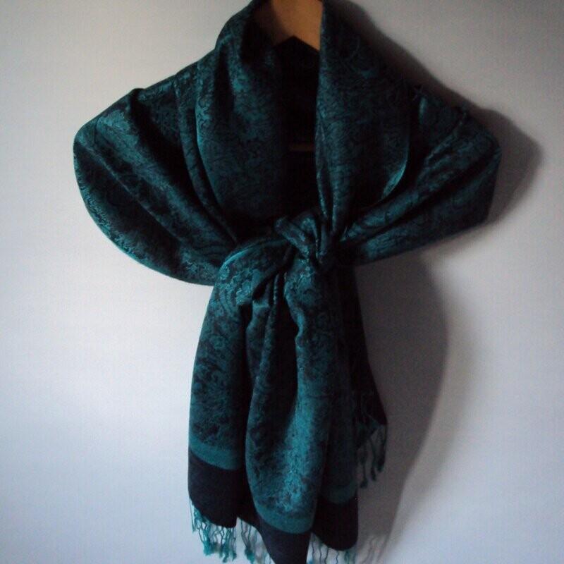 Echarpe wrap en pashmina et soie, motif paisley-cachemire, couleurs vert émeraude, 60 cm sur 200 cm, neuve Echarpe wrap en pashmina et soie, motif paisley-cachemire, couleurs vert émeraude, 60 cm sur 200 cm, neuve