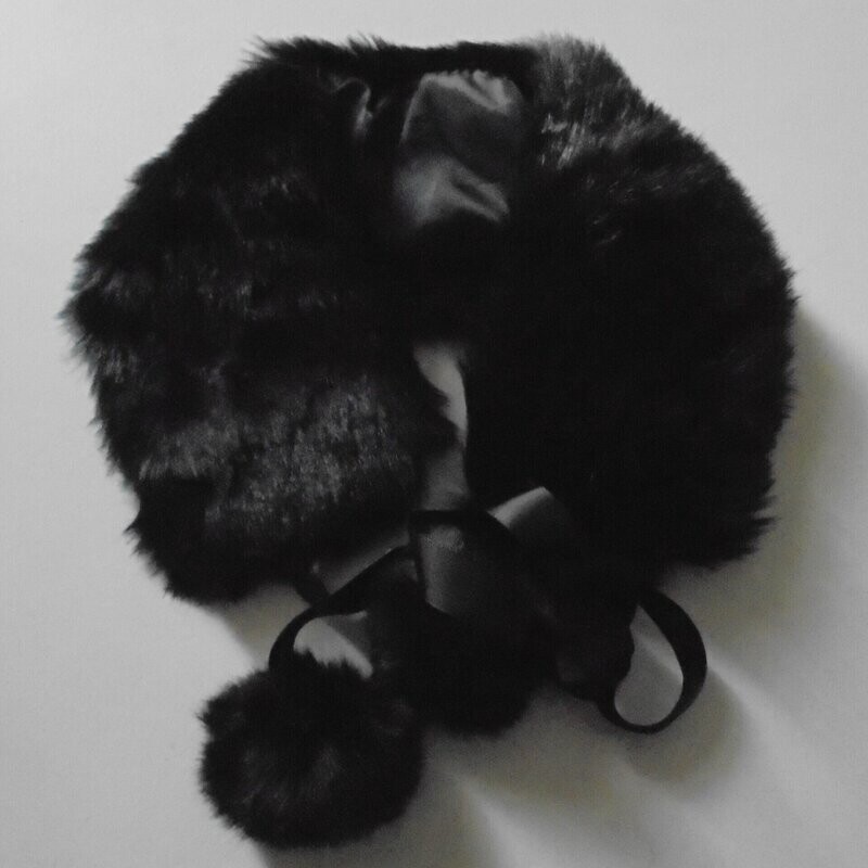 Col écharpe en fausse fourrure, vegan, couleur noir , avec rubans à nouer et pompons, 10 cm sur 60 cm, neuve