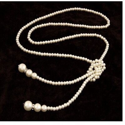 Collier sautoir avec perles fantaisie en nacré, esprit mode couture, longueur : 116,5 cm, neuf