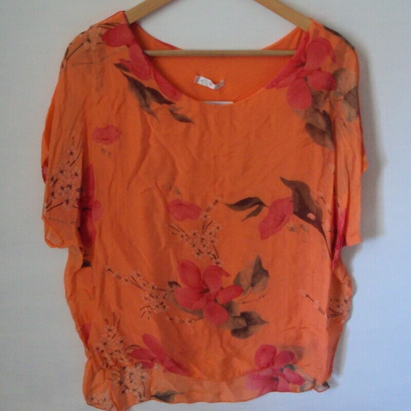 Blouse-haut été en viscose, fond couleur orange avec motif fleur, TU, neuve Blouse-haut été en viscose, fond couleur orange avec motif fleur, TU, neuve