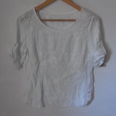 Blouse-haut été en lin blanc avec motif fleur stylisé brodé, TU, neuve