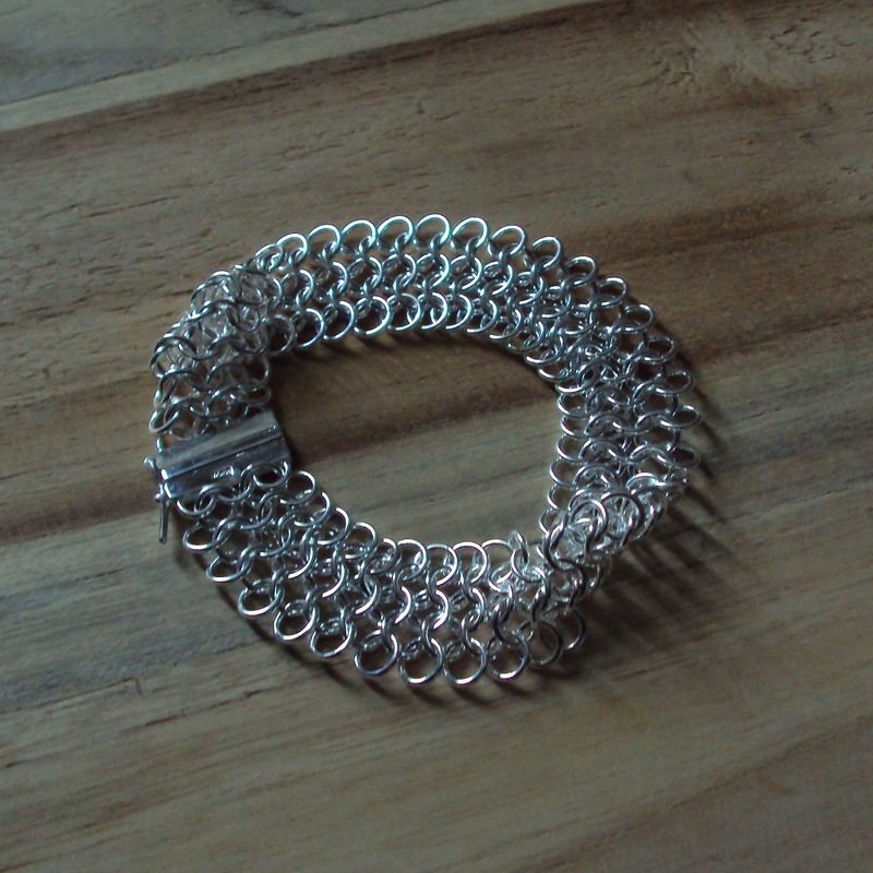 Bracelet mailles multi-rangs (5), en laiton argent finition sterling 925 rhodié,  longueur : 20,5 cm, neuf