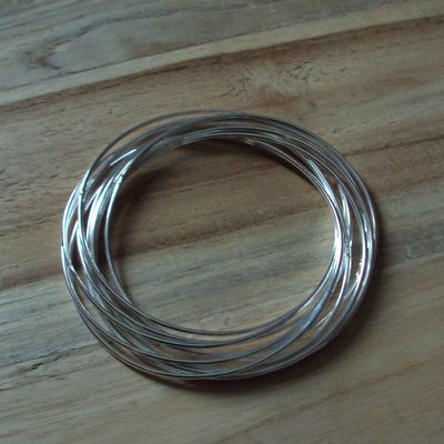 Bracelet  modèle anneau  multi-rangs (5), en plaqué argent sterling 925 rhodié,  diamètre : 7,2 cm, neuf