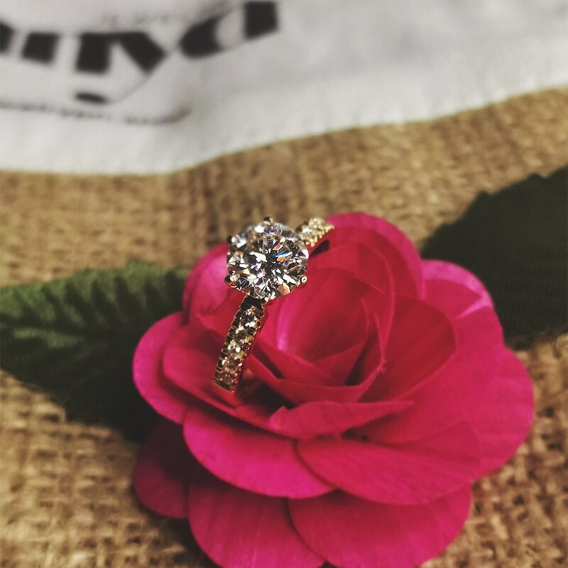 Diamond Engagement Ring (Amor)