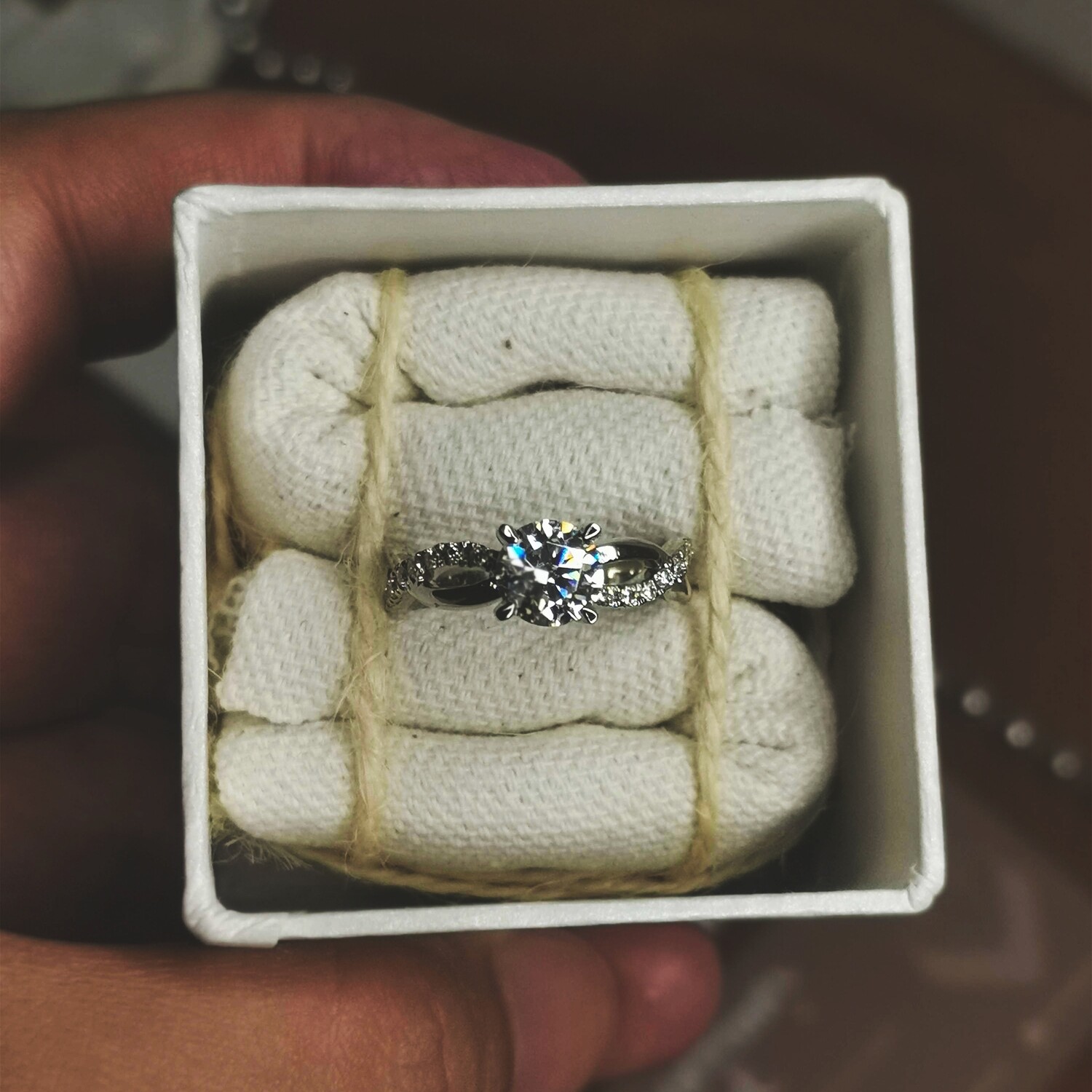 Infinity Diamond Engagement Ring (Awanggan)