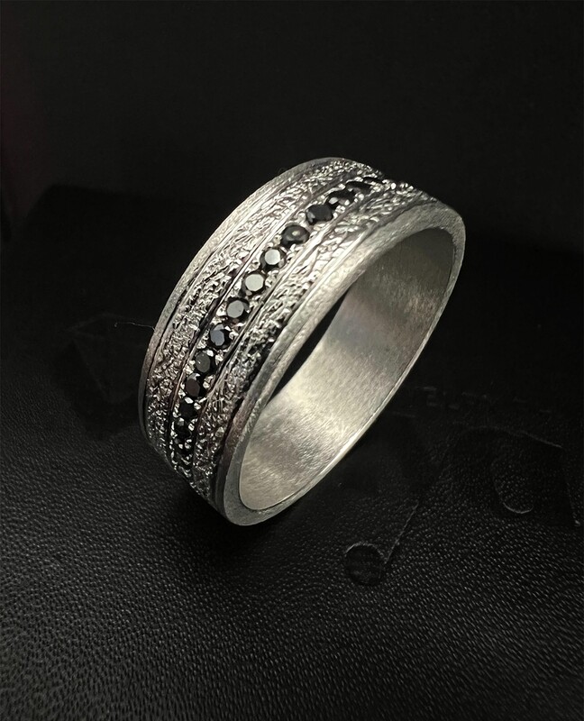 Earth Texture Inspired Men&#39;s Ring with Black Diamonds (Terra)