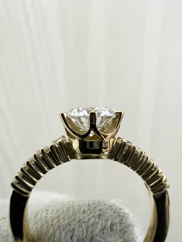 Crown-Inspired Engagement Ring (Xaria)