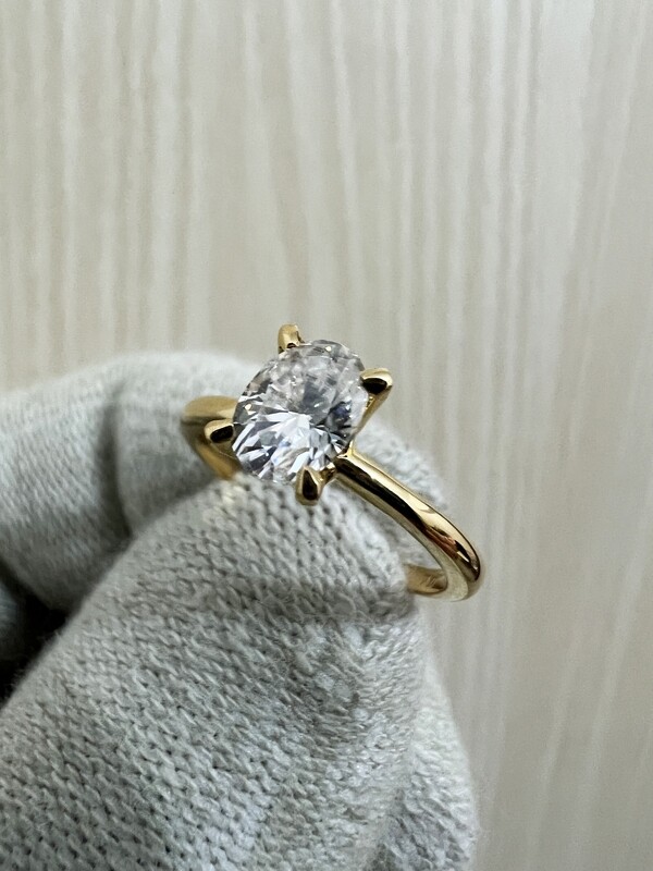 Oval Cut Diamond Engagement Ring (Dayang)