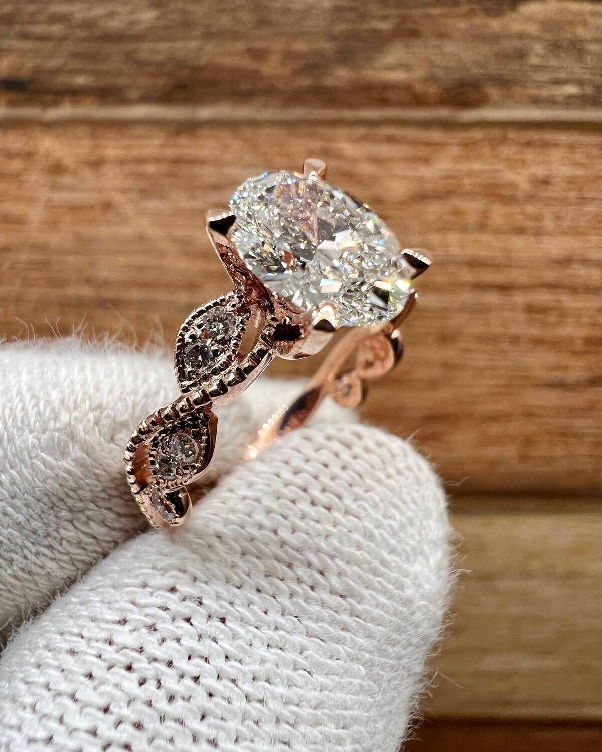 Nature-Inspired Engagement Ring with Leafy Design (Sabel)