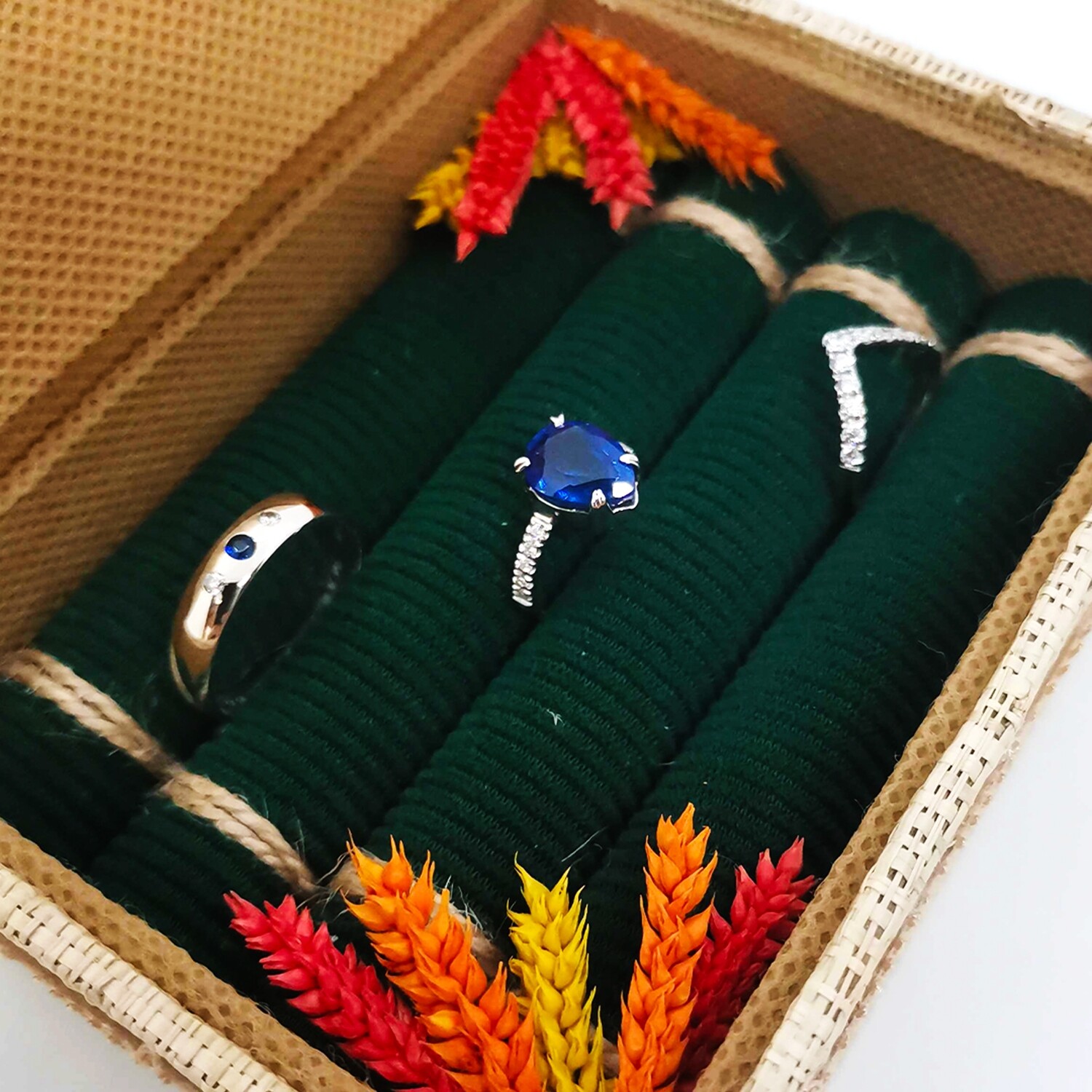 Blue Sapphire Couple Rings (Safaia) Blue Sapphire Couple Rings (Safaia)